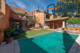 Location Mas à Garrigàs. Casa de piedra con encanto y carácter – amplitud, estilo rústico