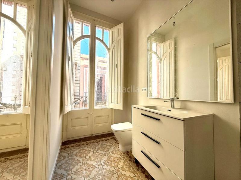 Foto ddf7b0bf-7027-4f24-9c50-2be023a8107d. Casa adosada magnífica casa reformada en el centro – amplitud, confort y una ubicación inmejorable en Figueres