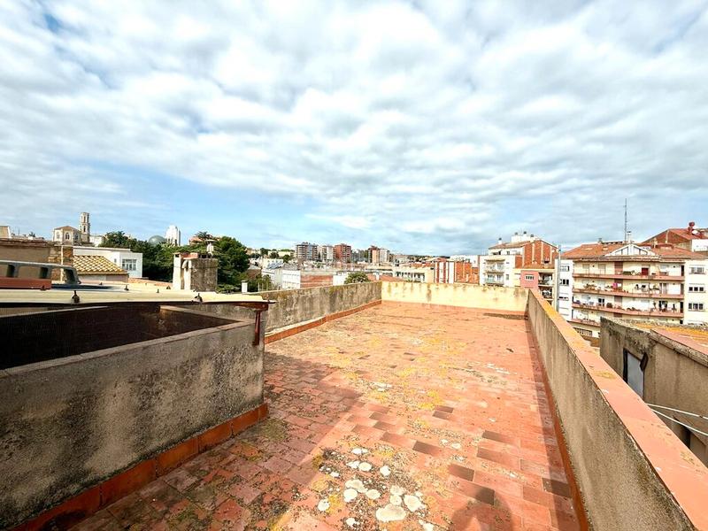 Foto 70d405a2-1717-43d1-b153-b0ae2821be30. Edificio in Centre Figueres