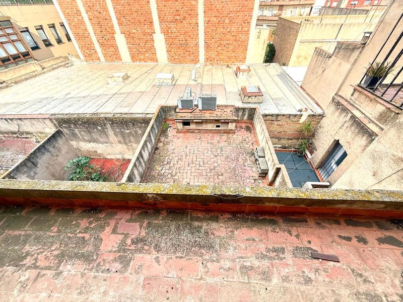 Foto e4ddbc24-6b5f-4e18-b284-4dd1a3638a6e. Edificio in Centre Figueres