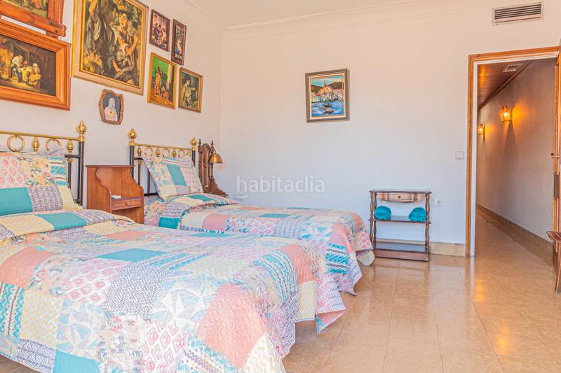 Foto e37bfb32-9435-48bc-8e36-55295a3d11ea. Edifici a carrer pep ventura 12 a Centre Figueres