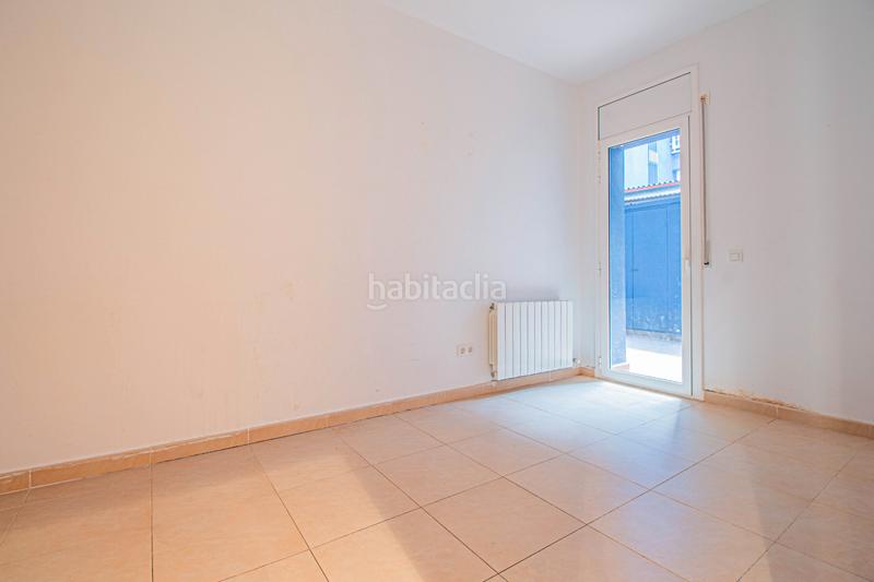 Foto e14e1d3f-8f13-49e5-9880-a54df2ca8a0a. Pis amb calefacció a Eixample-Horta Capallera Figueres