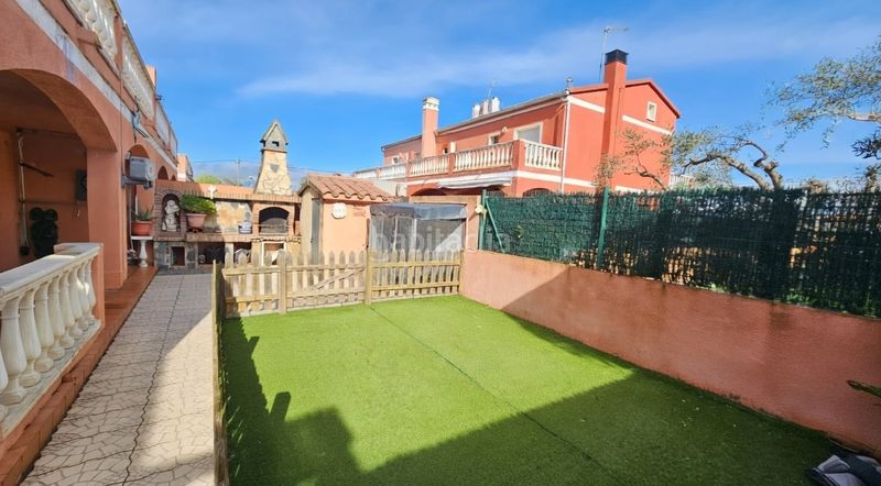 Foto 8f7c663c-3c38-4067-b668-d035eb2b26a7. Casa aparellada amb xemeneia calefacció aparcament a Vilafant