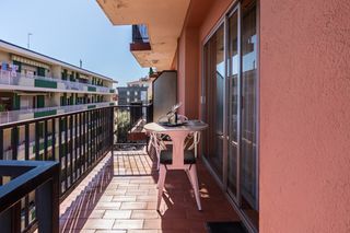 Pis a Creu de la Mà. Amplio piso en venta en figueres – zona creu de la mà, ideal par