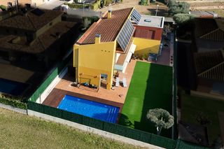 Chalet in Borrassà. Si buscas espacio, tranquilidad y calidad de vida, esta casa a 8