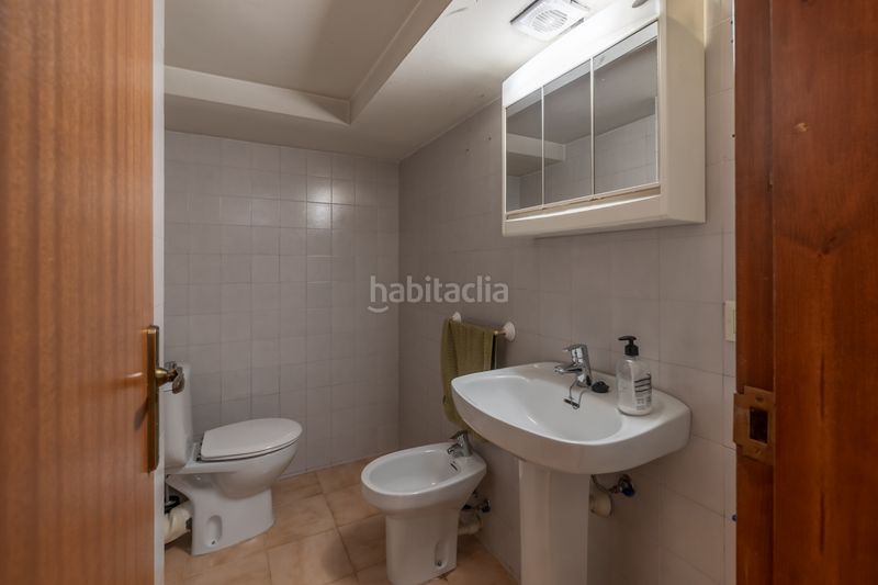 Foto 065065fc-4d31-450c-bff1-937382f57e0a. Local comercial amb calefacció a Centre Figueres