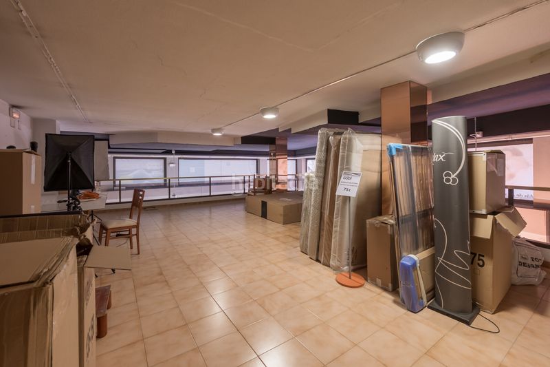 Foto 0b75c224-58d7-4afd-b88e-d73a1bd0ad42. Local comercial amb calefacció a Centre Figueres