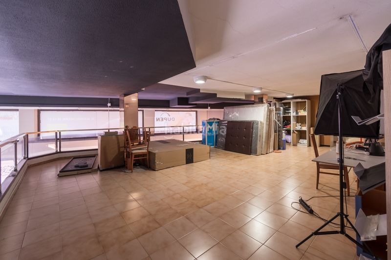 Foto 1fe8347a-edef-4e80-85f6-2555fc940f4b. Local comercial amb calefacció a Centre Figueres