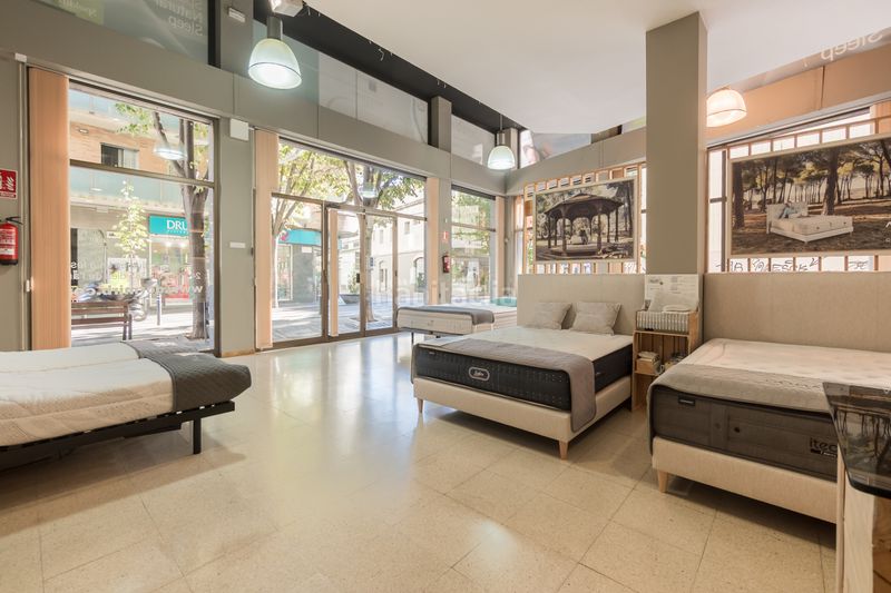 Foto 2852fd83-654b-4308-8969-6ccdb5e1f260. Local comercial amb calefacció a Centre Figueres