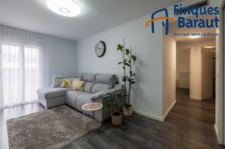 Flat in Carretera de Roses-Fossos. ¡tu nuevo hogar te espera en figueres! moderno, luminoso y listo