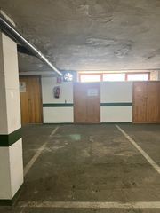 Car parking in Carrer de casals 9