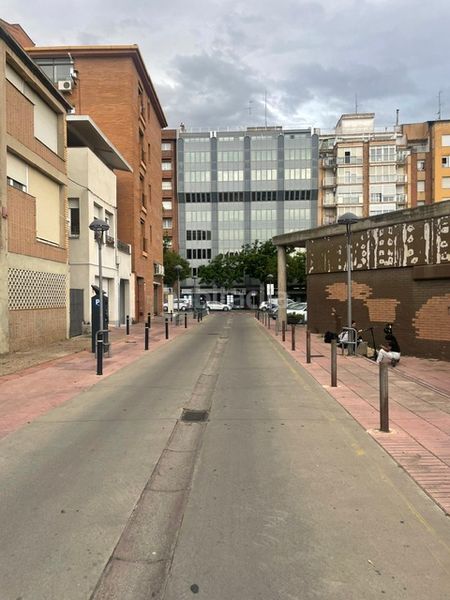 Foto 044f044f-4a32-4964-a2e5-33fa8bc80026. Lloguer edifici a carrer serra d'almenara 8 a Joc de la Bola - Camps d'Esports Lleida