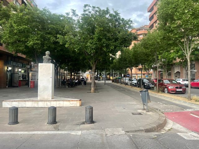 Foto ab772bee-35e0-4210-84d0-e98f45c269ee. Lloguer edifici a carrer serra d'almenara 8 a Joc de la Bola - Camps d'Esports Lleida