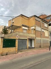 Miete Gebäude  Carrer serra d'almenara 8