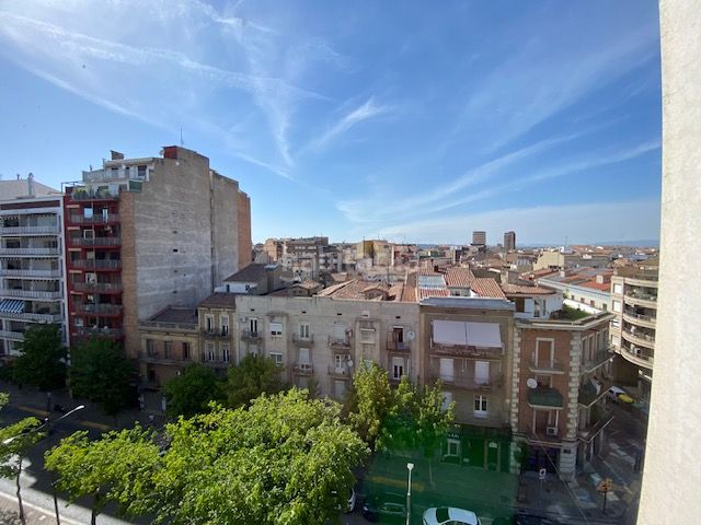 Foto d61c0991-1e3d-4af4-b2f0-8f75f30eb22d. Àtic amb calefacció aparcament a Centre Històric Lleida