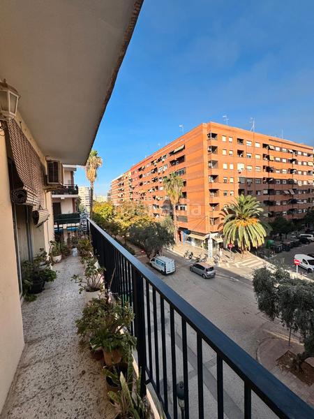 Foto 686c3a29-81d7-44dd-b306-a2695f2ae6c5. Piso  amplio en importante esquina de benimaclet en Valencia