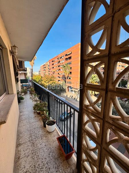 Foto 68e03a8a-a5aa-499e-8a03-0e1cd32f7020. Piso  amplio en importante esquina de benimaclet en Valencia