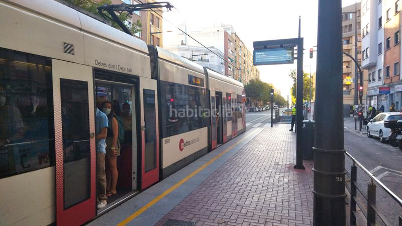 Foto d76bfc55-aaaf-42fa-8ada-7cd429d78ed4. Piso  amplio en importante esquina de benimaclet en Valencia