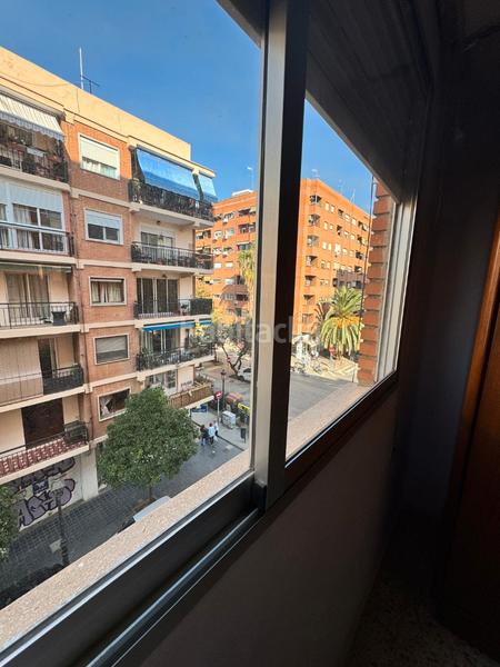 Foto e698a74a-751f-4554-a8f6-2c20e6e6a3e7. Piso  amplio en importante esquina de benimaclet en Valencia