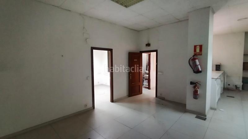 Foto b93efc50-c83a-40fc-8290-9eaf95407469. Locale commerciale in carrer d'oltà 29 in Malilla Valencia