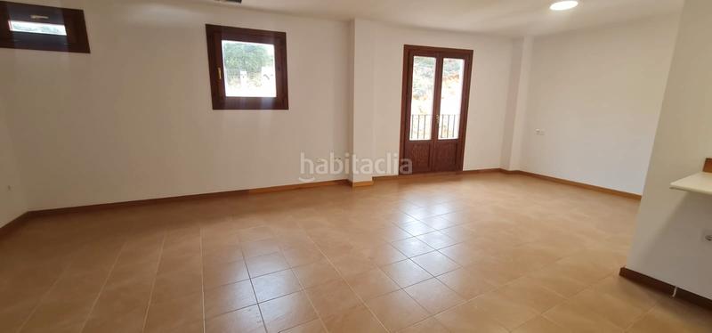 Foto 01a29265-8cd7-4763-8a72-76f91f65e937. Dúplex a avenida norte 32 a Chóvar