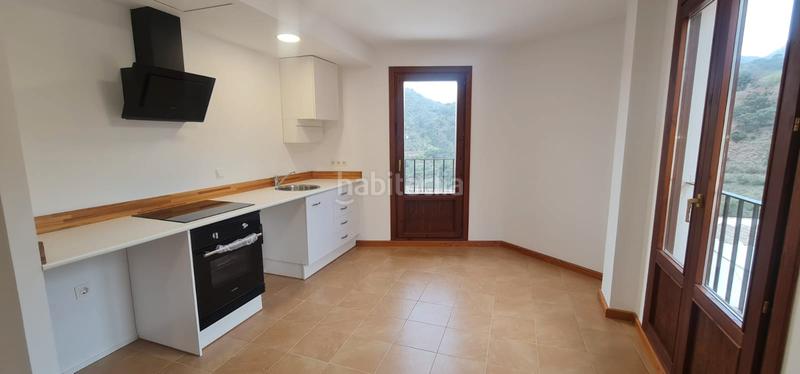 Foto 79fe6b48-52b7-4076-b335-8435ec4ae021. Dúplex a avenida norte 32 a Chóvar