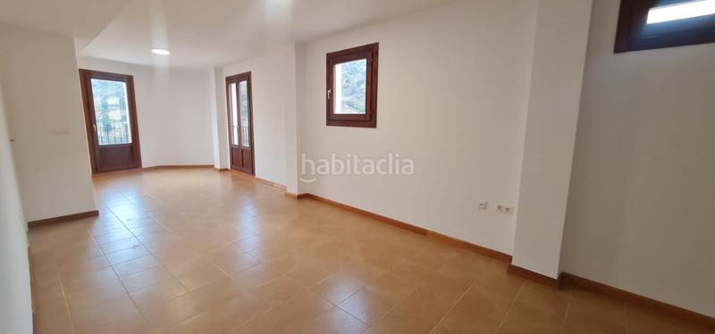 Foto f703ccc1-f102-4c38-88f7-27f798bce4fd. Dúplex a avenida norte 32 a Chóvar