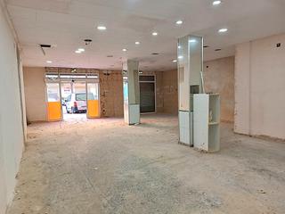 Location Local commercial  Carrer d'oltà. Se alquila bajo comercial en malilla