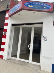 Lloguer Local Comercial  Carrer de joaquín benlloch. Se alquila bajo comercial en malilla
