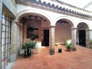 Casa a Navata. Casa en venta en canelles