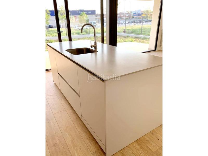 Foto 60b8aa9b-c56e-4c88-acb2-b8429a28c182. Casa obra nueva iniciada casas en venta a 10 min caminando de la rambla en Figueres