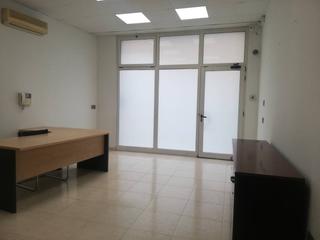 Lloguer Local Comercial  Agudes. Local de 200 m2 en alquiler
