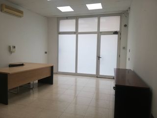 Miete Geschäftsraum  Calle agudes. Local de 200 m2 en alquiler