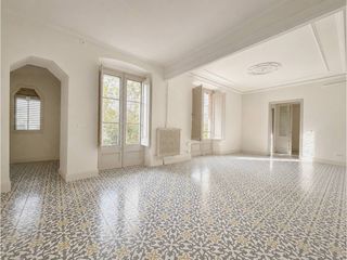 Miete Etagenwohnung in Centre-Barri Vell. Exclusivo piso de 251m2 con jardín privado en el barrio viejo