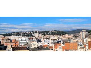 Pis a Eixample Nord. tico con terrazas en el centro de girona