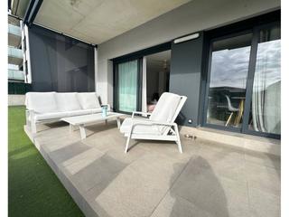 Piso en Vilablareix. Piso con jardín privado, plaza de aparcamiento y trastero