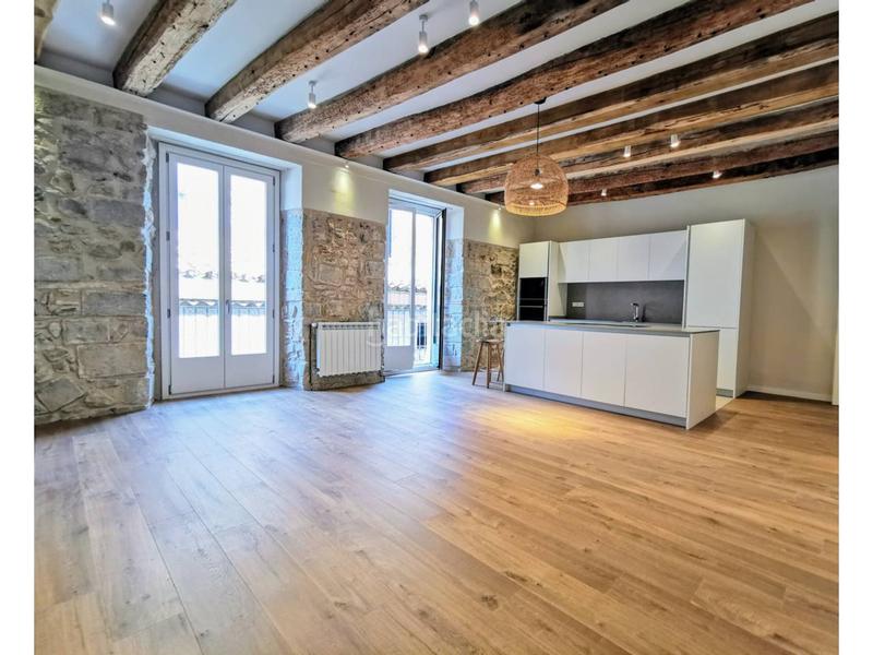 Foto 7f8e17b2-6fa2-4bca-937b-536ed04ae092. Location appartement avec chauffage dans Centre-Barri Vell Girona