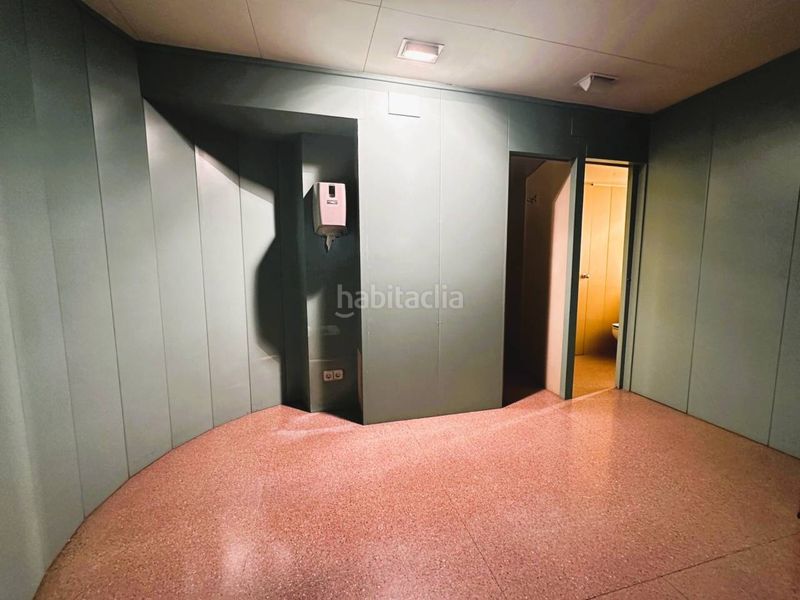 Foto 09b9e7a4-b78c-4be7-beed-4990b17e34ed. Local comercial a Eixample Nord Girona