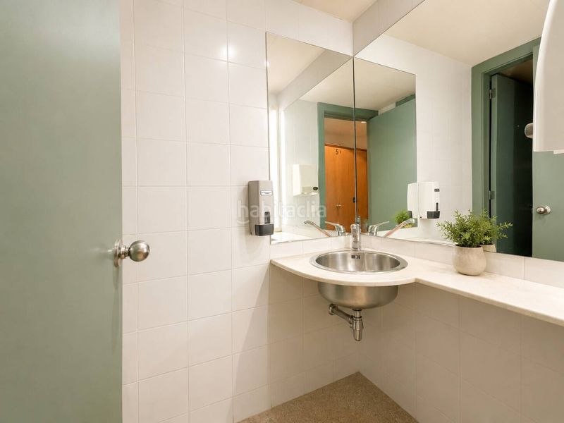 Foto 16673837-b389-48c2-bbd4-dca00db9d283. Local comercial a Eixample Nord Girona