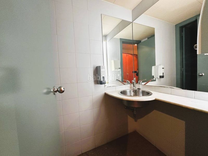 Foto a6d777eb-af2b-4859-9c1d-f504f378e1b9. Local comercial a Eixample Nord Girona