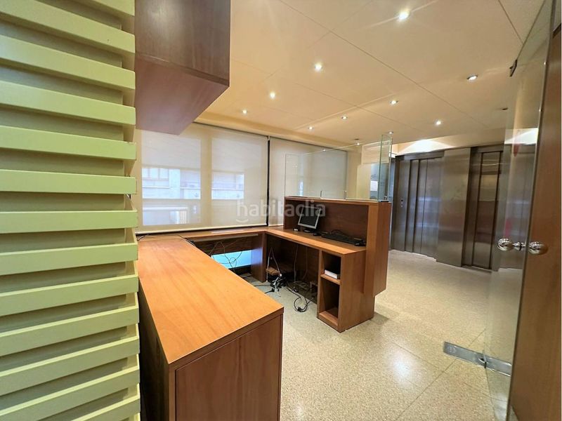 Foto c42f2dd7-8885-4f7b-bbf0-ace8481291c1. Local comercial a Eixample Nord Girona