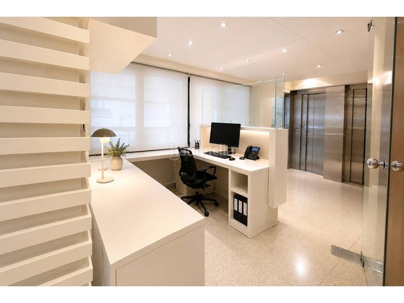 Foto c67ef606-2e3c-4048-aef7-bb7070d456bc. Local comercial a Eixample Nord Girona