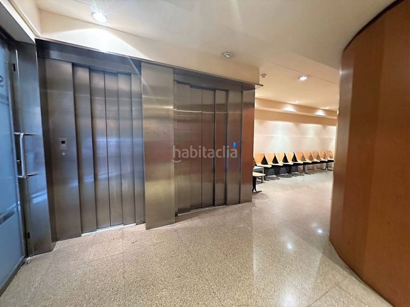 Foto eed9fce9-1a43-460e-8ea4-7e0024d8145f. Local comercial a Eixample Nord Girona