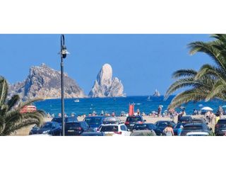 Appartamento  Avenida grecia. Apartamento en 1ª línea de mar con 2 plazas de aparcamiento
