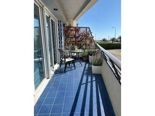 Pis  Avenida grecia. Apartamento en primera línea de mar con 2 plazas de parking