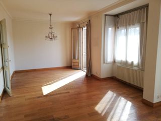 Location Appartement  Plaza calvet i rubalcaba. Piso grande en el eixamplecentro