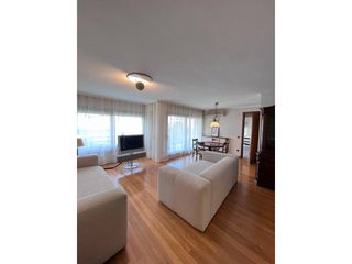 Rent Flat  Travesia carril. Piso grande con 2 plazas de parking