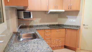 Location Appartement  Carrer de pere martell. Piso de temporada, periodos limitados per estudios o trabajo tem