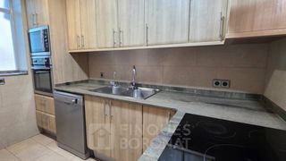 Rent Flat  Carrer de pere martell. Se alquila exclusivamente a estudiantes o profesores!!