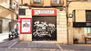 Location Local commercial à Carrer de pons d'icart 32. Local comercial en alquiler en tarragona centro